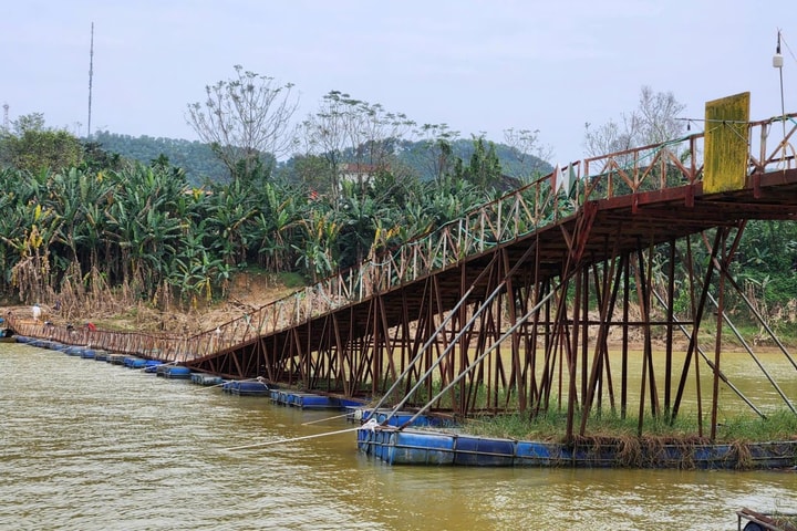 Khẩn trương sửa chữa cầu phao La Khê Trẹm, giải tỏa nỗi lo đi lại cho người dân