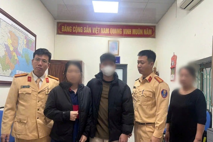 Cảnh sát đường thủy Hải Phòng cứu người giữa dòng nước xiết
