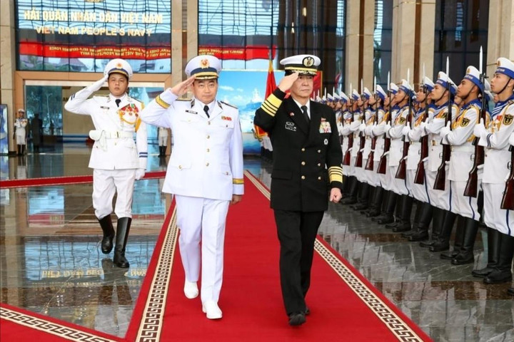 Lực lượng Tự vệ trên biển Nhật Bản thăm Hải quân Việt Nam