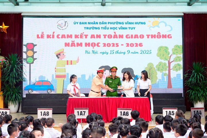 Hà Nội: Trường Tiểu học Vĩnh Tuy triển khai ký cam kết bảo đảm an toàn giao thông