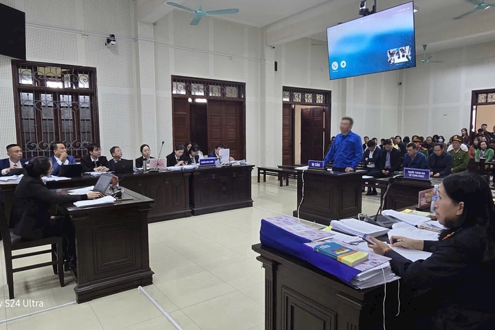 Khai thác, tiêu thụ trái phép đất đá thải mỏ, 2 giám đốc lĩnh án