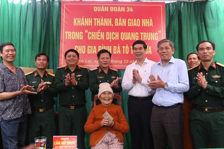 Giấc mơ an cư của cụ bà 88 tuổi ở Gia Lai thành hiện thực