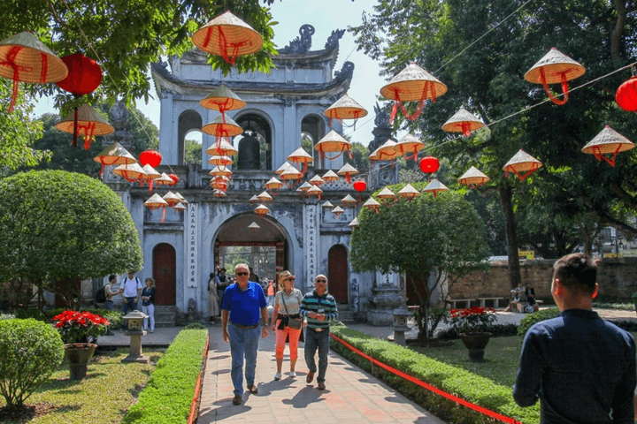 Hà Nội tìm “lối đi mới” để hút khách quốc tế ở lâu, chi tiêu nhiều