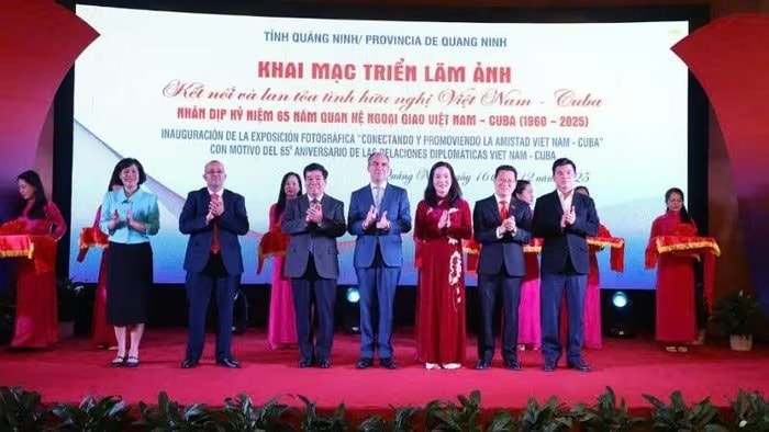 Triển lãm ảnh kỷ niệm 65 năm quan hệ ngoại giao Việt Nam – Cuba
