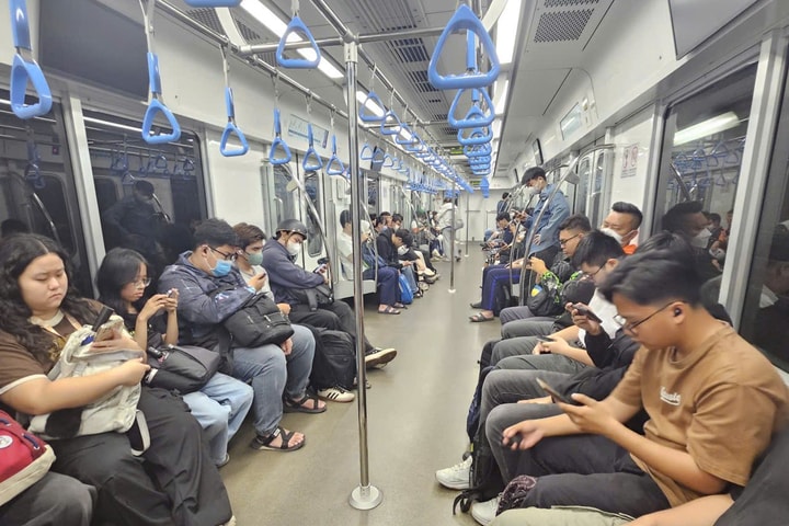 Metro TP.HCM phục vụ hơn 18 triệu lượt khách sau gần 1 năm