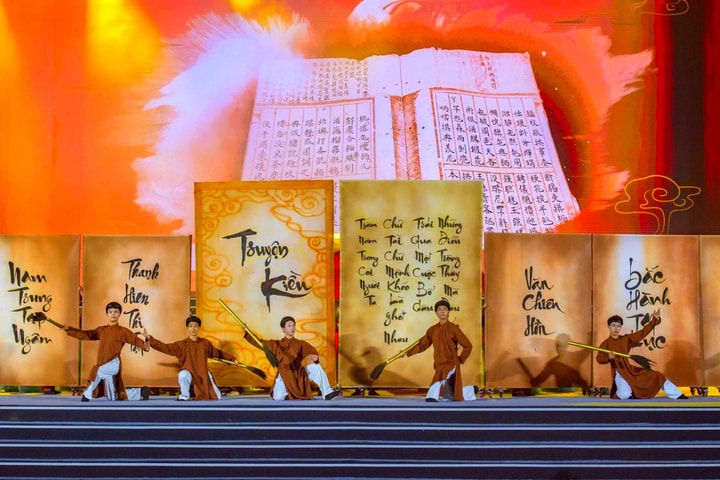 Đại thi hào Nguyễn Du - sự kết tinh rực rỡ của trí tuệ, tâm hồn và bản sắc văn hóa Việt Nam