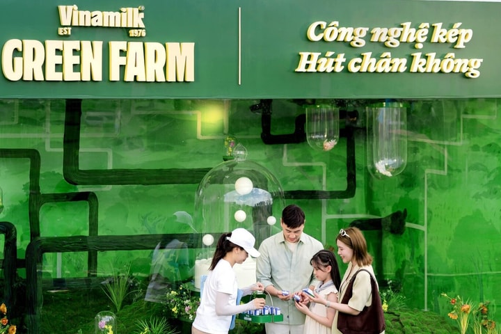 Bà Mai Kiều Liên được vinh danh lãnh đạo truyền cảm hứng sáng tạo tại Vạn Xuân Awards 2025