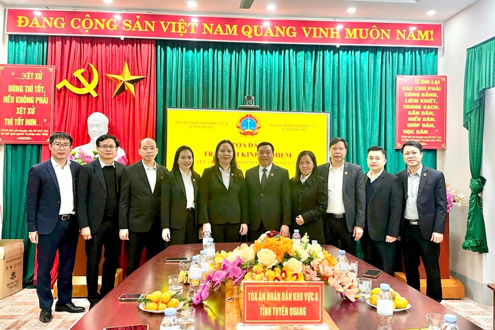 TAND khu vực 1 và khu vực 8 Tuyên Quang trao đổi kinh nghiệm giải quyết án dân sự có yếu tố nước ngoài