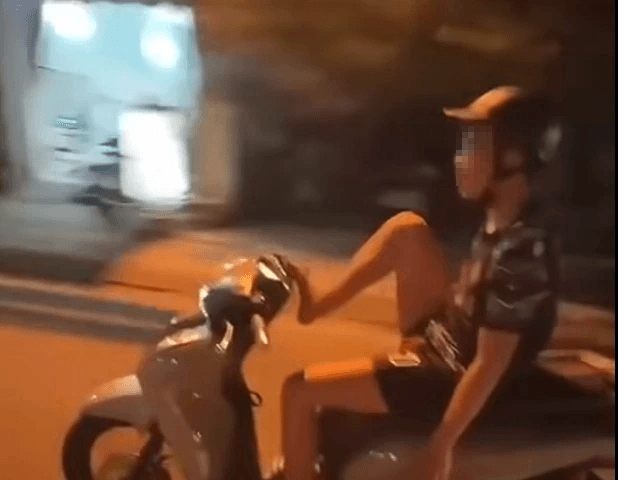 Rủi ro giao thông từ việc buông hai tay khi lái xe