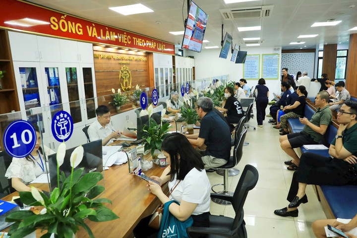 Hà Nội tái cấu trúc 293 thủ tục hành chính, tiết kiệm hơn 1.650 tỷ đồng mỗi năm
