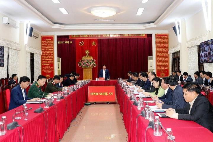 Nghệ An họp Ban Chỉ đạo thực hiện công trình, dự án trọng điểm