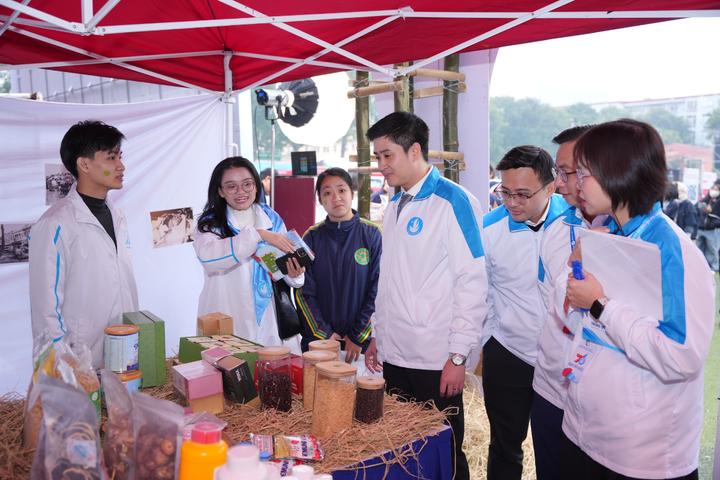 Khơi dậy bản lĩnh, nâng bước thế hệ học sinh - sinh viên Việt Nam