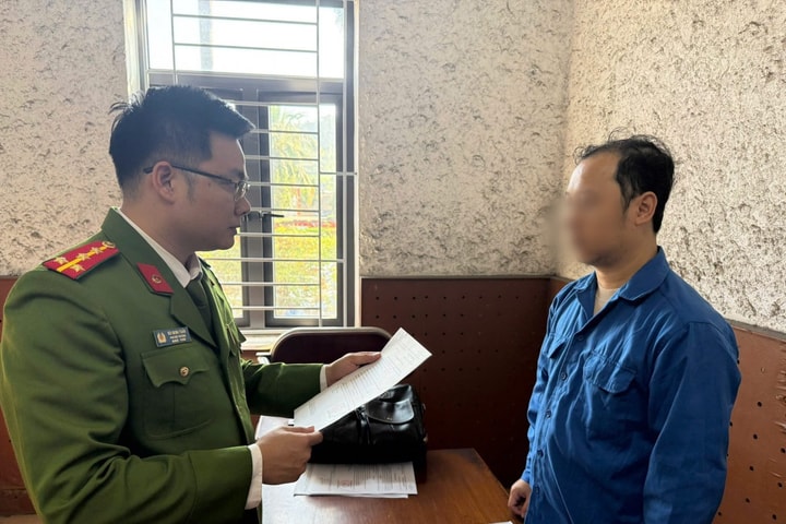 Nguyên chuyên viên thẩm định đất đai bị bắt vì chiếm đoạt hơn 800 triệu đồng