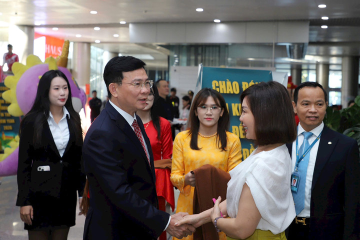 Lâm Đồng chào đón du khách "xông đất" đầu năm mới 2026