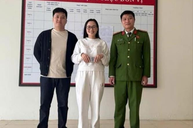 Bất ngờ nhận lại gần 40 triệu đồng bỏ quên tại cây ATM