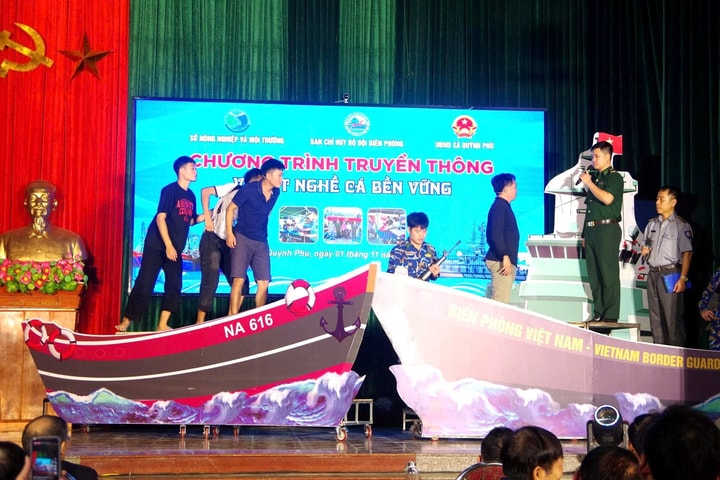 Xây dựng "lá chắn" cho sinh kế biển