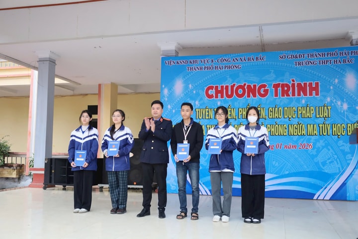 Hải Phòng: Tuyên truyền phòng, chống thuốc lá điện tử và ma túy cho hơn 900 học sinh