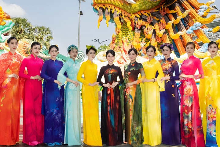 Áo dài hoa sen và di sản Việt trong bộ sưu tập của NTK Hồng Nhung