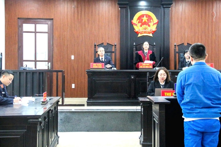 Người đàn ông đánh phụ nữ ở sảnh chung cư lĩnh 6 tháng tù