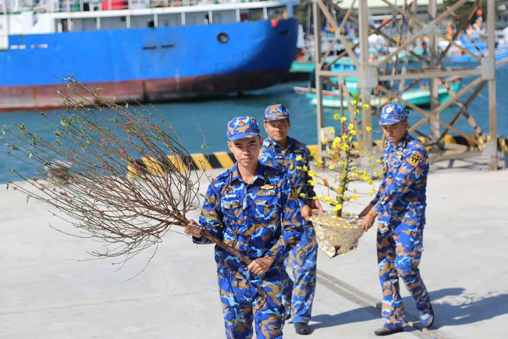 Tết đến sớm với quân và dân Vùng 5 Hải quân