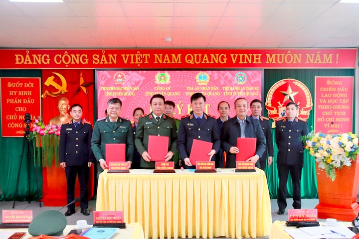Liên ngành Công an - Viện kiểm sát - Toà án - Thi hành án tỉnh Tuyên Quang ký kết quy chế phối hợp