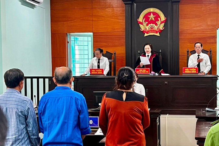 Vụ nguyên Giám đốc Công ty CP Tân Tân bị truy tố “Không chấp hành án”: Hoãn phiên tòa do Chấp hành viên, Thi hành án và Thuế vắng mặt