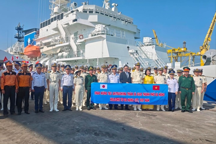 Tàu tuần tra Akitsushima thăm TP Đà Nẵng