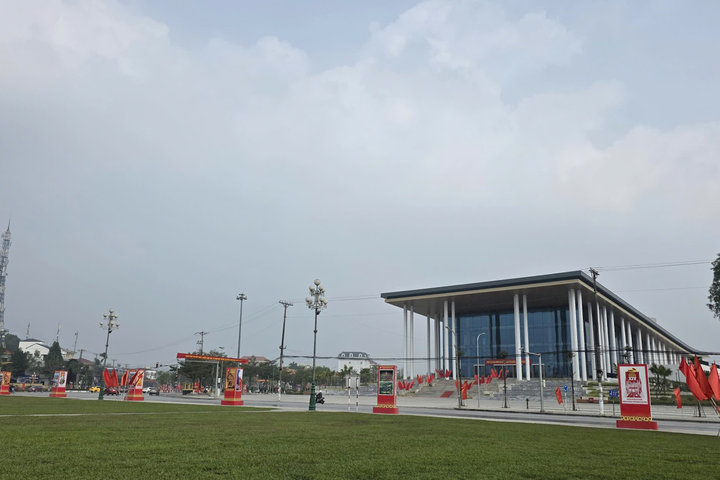Lào Cai rực rỡ cờ hoa, gửi trọn niềm tin vào Đại hội XIV của Đảng