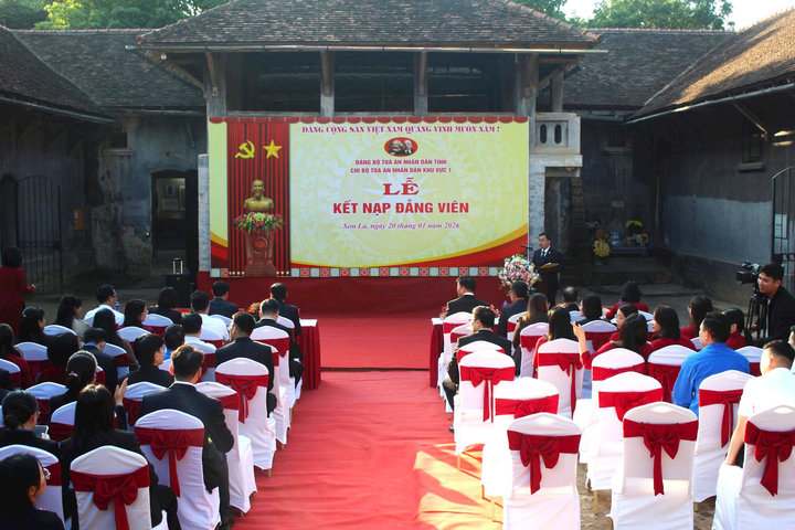 Lễ kết nạp đảng viên tại Di tích lịch sử Nhà tù Sơn La