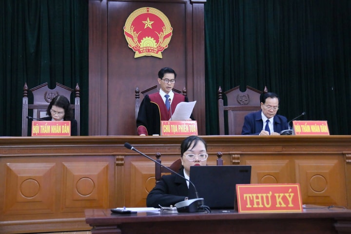 Mua bán ma túy, hai bị cáo lĩnh tổng cộng 17 năm tù