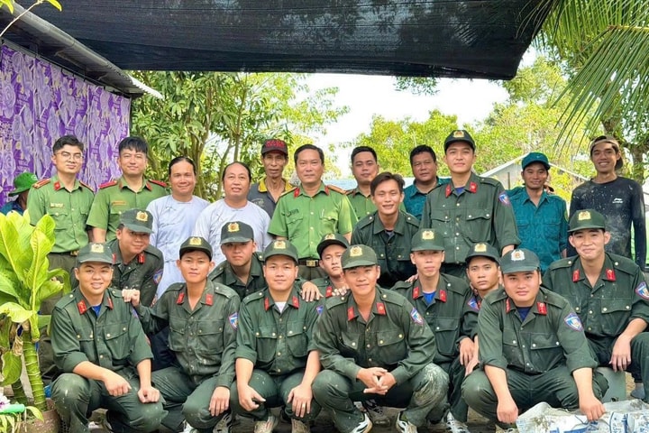 Khi người chiến sĩ Công an góp sức nối những nhịp cầu cho dân