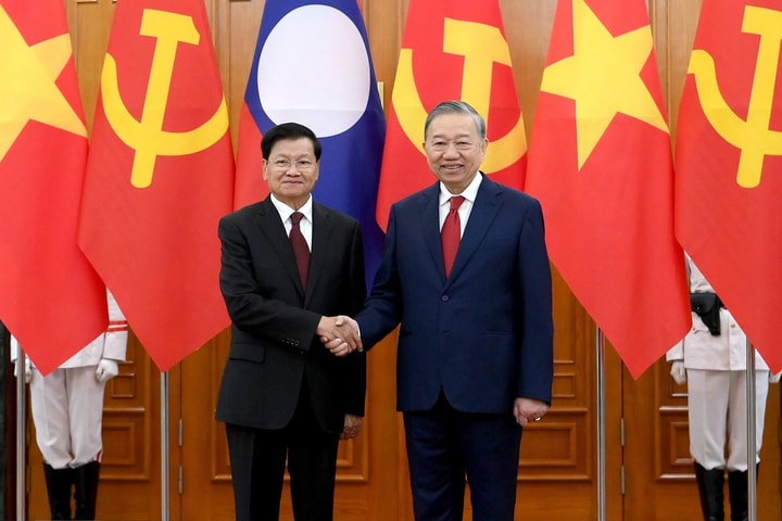 Củng cố nền tảng chính trị vững chắc, đưa quan hệ Việt - Lào ngày càng đi vào chiều sâu