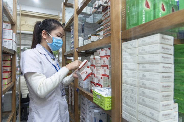 Bộ Y tế yêu cầu bảo đảm đủ thuốc, không để thiếu - tăng giá dịp Tết Bính Ngọ 2026