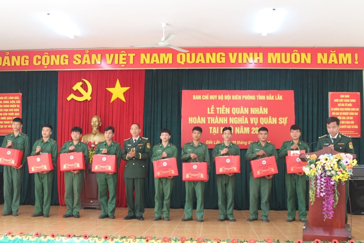 Bộ đội Biên phòng Đắk Lắk tổ chức lễ tiễn quân nhân hoàn thành nghĩa vụ quân sự năm 2026