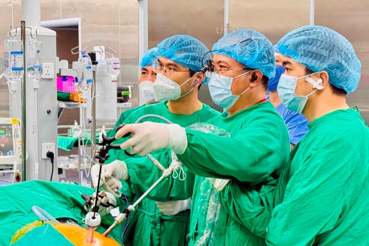 Mẹ hiến thận cứu con trai