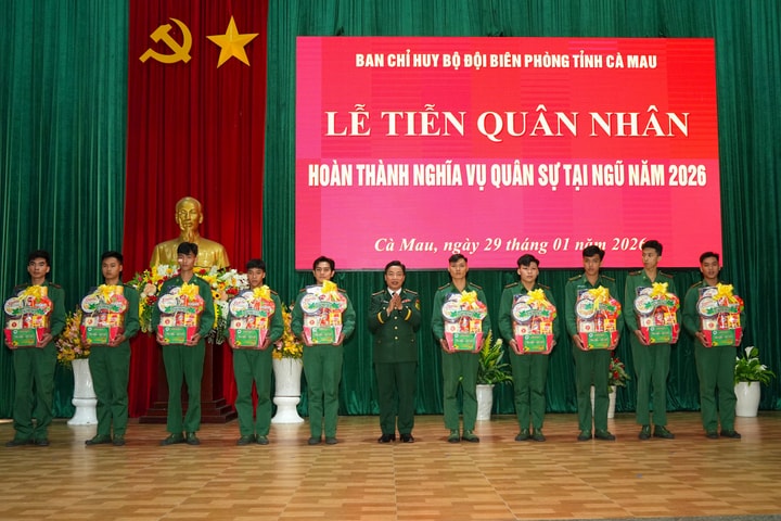 BĐBP Cà Mau tiễn quân nhân hoàn thành nghĩa vụ quân sự