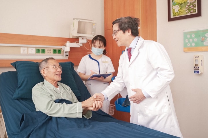 Vinmec cứu sống cụ ông 70 tuổi mắc “ung thư chồng ung thư”