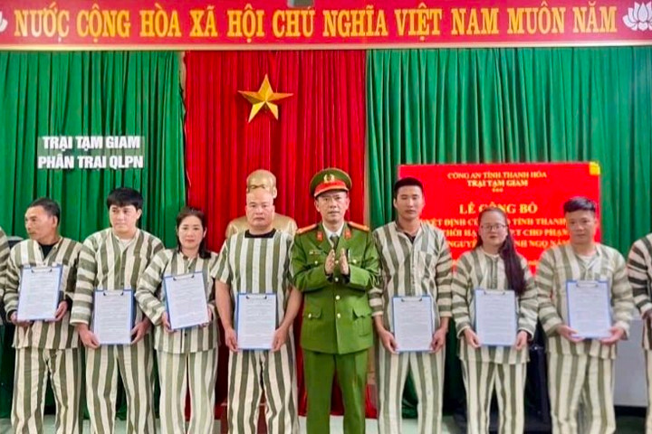Cánh cửa hoàn lương mở ra trước thềm năm mới
