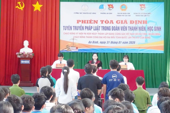 Đẩy mạnh tuyên truyền pháp luật cho học sinh bằng phiên tòa giả định