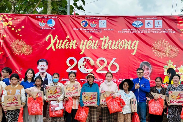 Sông Kôn đón Tết yêu thương
