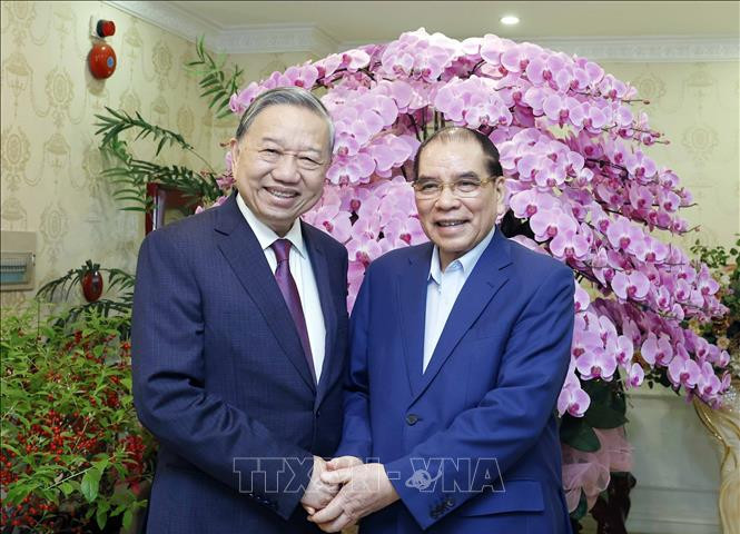 Tổng Bí thư Tô Lâm thăm, chúc Tết nguyên Tổng Bí thư Nông Đức Mạnh