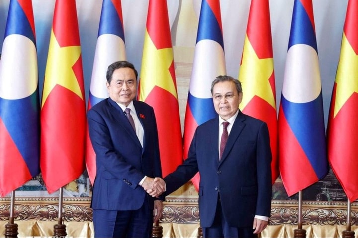 Chủ tịch Quốc hội Trần Thanh Mẫn hội kiến Chủ tịch Quốc hội Lào
