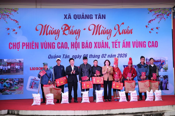 Mang Tết ấm đến vùng cao Quảng Ninh