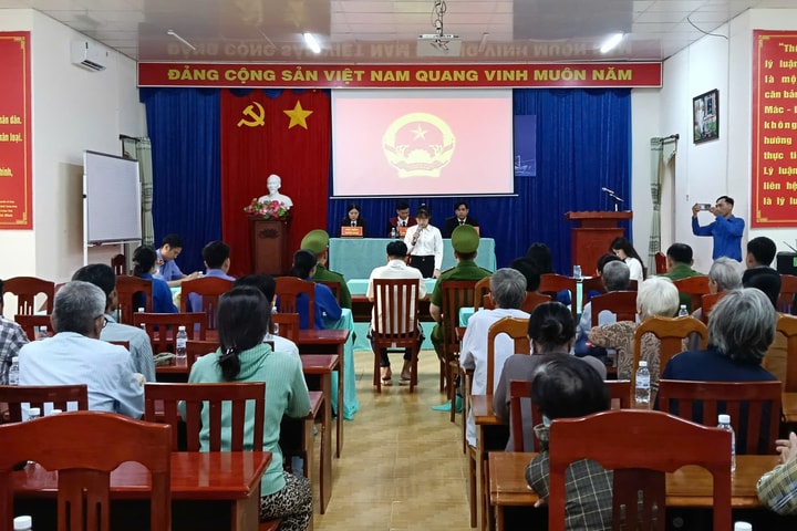 Tuổi trẻ TAND tỉnh Cà Mau chung tay chống khai thác IUU