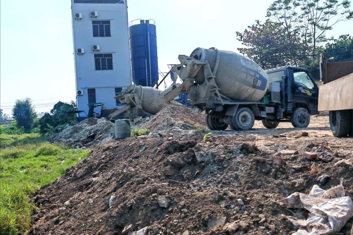 Khởi tố đối tượng đổ gần 150 tấn chất thải ra môi trường