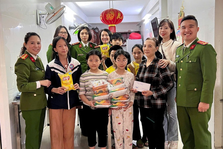 Lực lượng Công an TP. Hải Phòng chia sẻ yêu thương dịp Tết