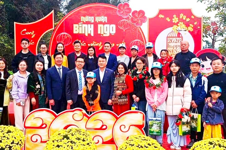 Cao Bằng đón đoàn khách quốc tế đầu tiên trong ngày mồng 1 Tết