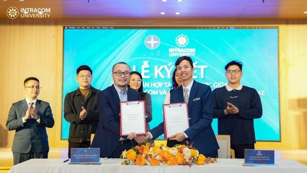 Đại học Intracom “đón đầu” đào tạo phi công drone và robot công nghệ cao