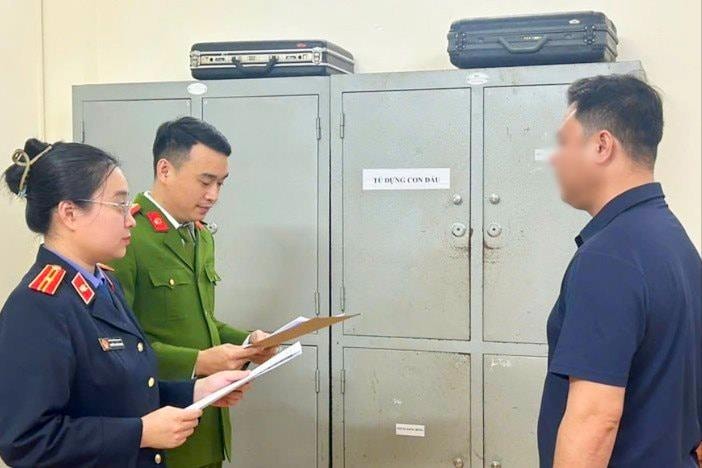 Khởi tố đối tượng “chặn đầu, khóa đuôi” xe người khác ngày mùng 2 Tết