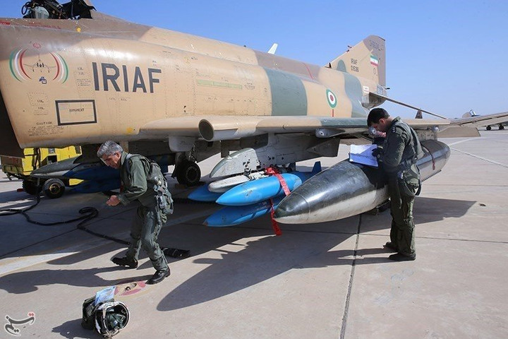 Iran tuyên bố không kích căn cứ Mỹ tại Vùng Vịnh, bắn hạ UAV MQ-9